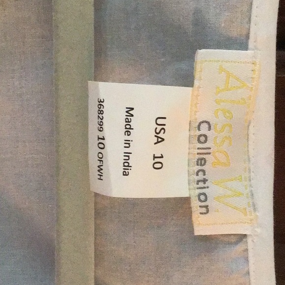 NWOT white 100% cotton top with beautiful cut work design. Size 10 - Picture 3 of 6